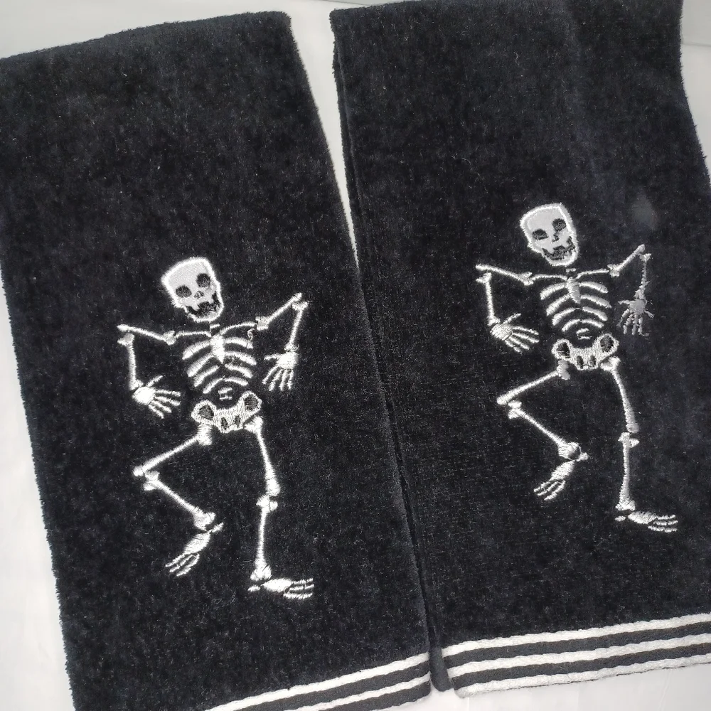 Black Skeleton Plush Hand Towel Set Of 2 Festive Halloween Fun Like New